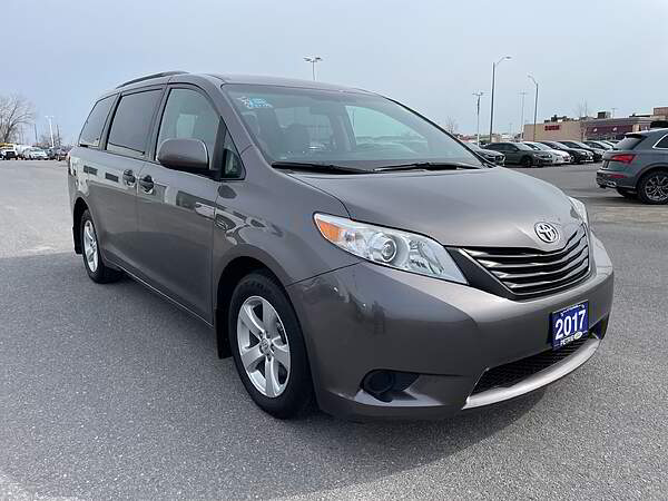 TOYOTA SIENNA - 2018